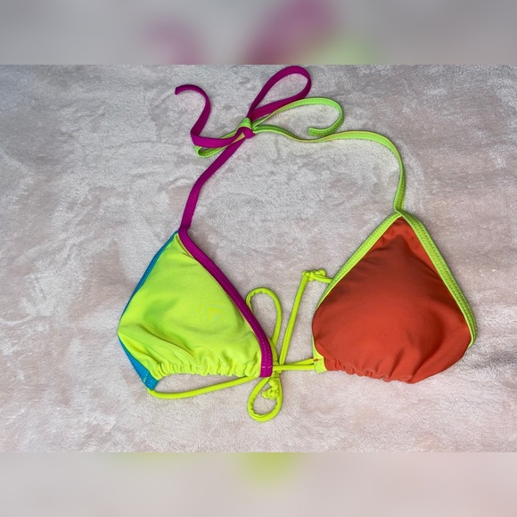 Bikini - Picture 6 of 11